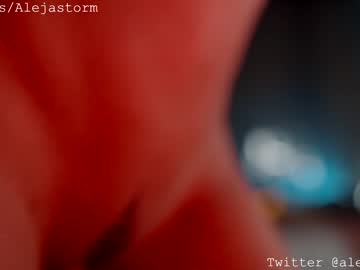 girl
        alejastorm cam image #4236343