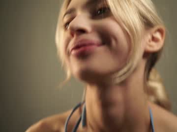 girl
        cuteelsa_ cam image #1997503