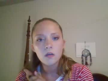 girl
        sallywalker2 cam image #1680110