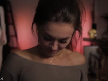 girl
        lettymoa cam image #4278410