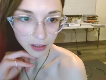 girl
        bakedmommy cam image #3698774