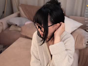 girl
        hinatabroks cam image #3984461