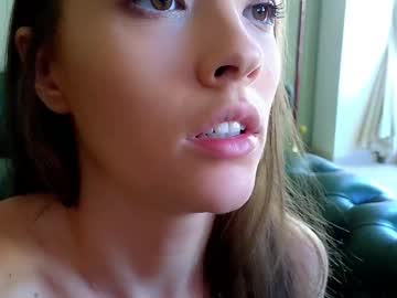 girl
        _demi_dee_ cam image #4474663