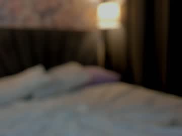 girl
        irisbroyn cam image #2345493