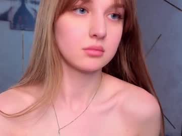 girl
        kendrabarby cam image #6815652