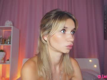 girl
        elisa_baby_girl cam image #4413771