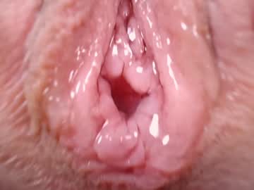 girl
        courtney_luv cam image #1244845
