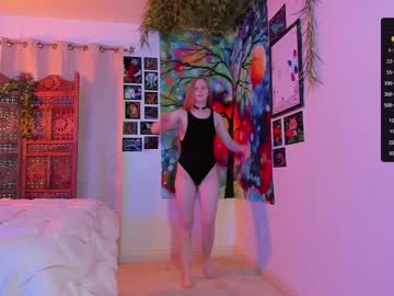 girl
        khalipso cam image #2519532