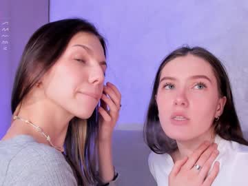 couple
        lillycaitlin cam image #2855584