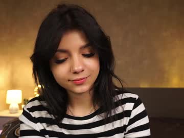 girl
        kinarmyali cam image #5522050