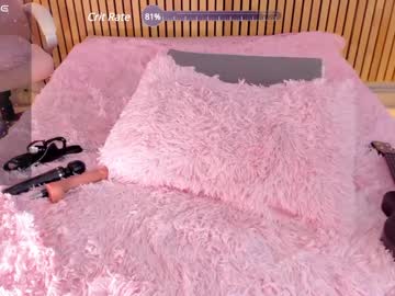 girl
        little_effy18 cam image #4701195