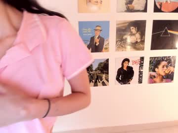girl
        little_effy18 cam image #1866181