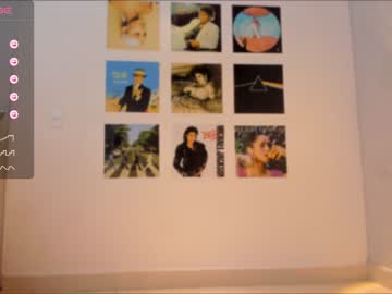 girl
        little_effy18 cam image #2274447