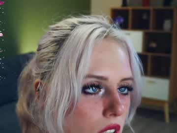 girl
        audreycarvin cam image #4811232