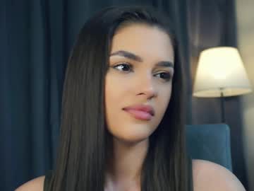 girl
        zarabeamer cam image #6813824