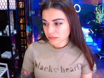 girl
        alma_pearl cam image #1265037