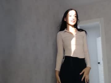 girl
        lisa_amato cam image #4759915