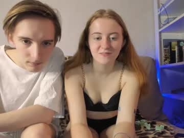 couple
        grayzee_ cam image #3411427