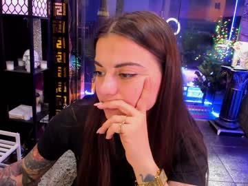 girl
        alma_pearl cam image #1797013