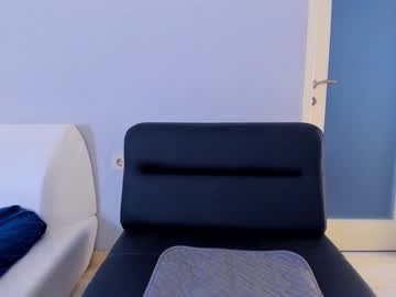 girl
        kittycaitlin cam image #1888130