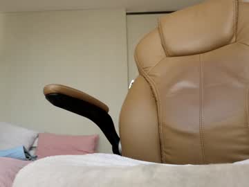 girl
        ronny_ponny cam image #4526323
