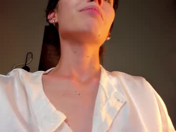 girl
        helenblash cam image #2016224