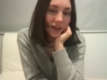 girl
        lilydunn cam image #5577311