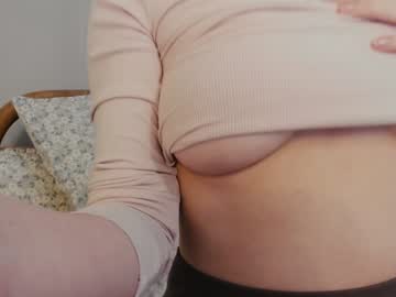 girl
        _o0o__ cam image #6475414