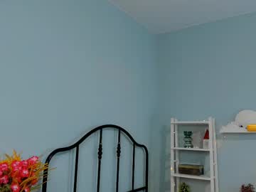 girl
        alicepreuoston cam image #6154446