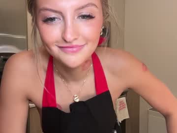 girl
        sarahjonesx cam image #6116542
