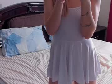 girl
        cutiebootiee cam image #6636416