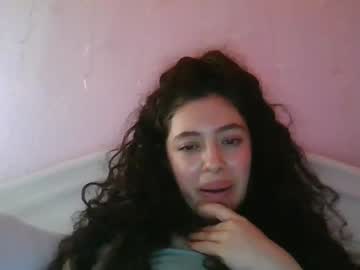 girl
        savinajade cam image #474229