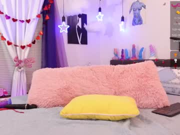 girl
        emmasky69 cam image #682242