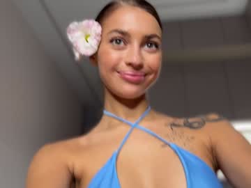 girl
        cuteelsa_ cam image #4711684