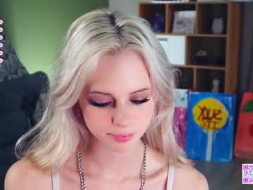 girl
        audreycarvin cam image #5161110