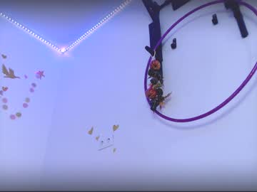girl
        crystalnut cam image #143624