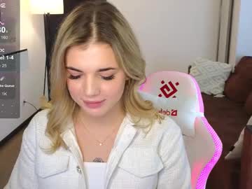 girl
        adrianawow1 cam image #6333340