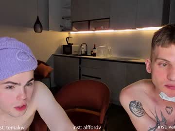 couple
        lustfulguys cam image #1520383