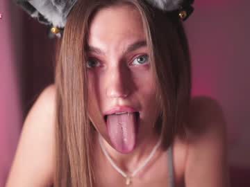 girl
        hoolybunny cam image #2745899
