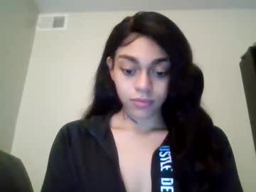 girl
        stickydewbee cam image #5328933
