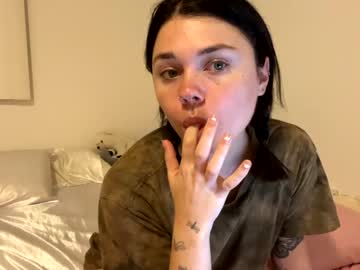 girl
        cassidyyqueen cam image #1638823