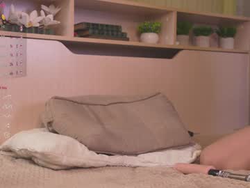 girl
        veronicadylan cam image #5346343