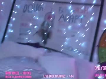 girl
        butterybubblebutt cam image #1437077