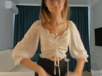 girl
        wikitikki cam image #1917908