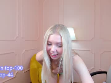 girl
        cassie_palmer cam image #1532369