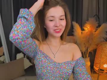 girl
        milablush cam image #2394102