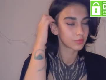 girl
        bellamaron cam image #2429444