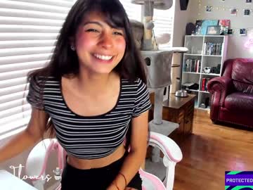 girl
        violetttflowers cam image #4140823