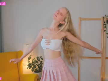 girl
        jenny_ames cam image #4820400