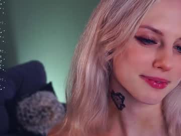 girl
        audreycarvin cam image #4994713